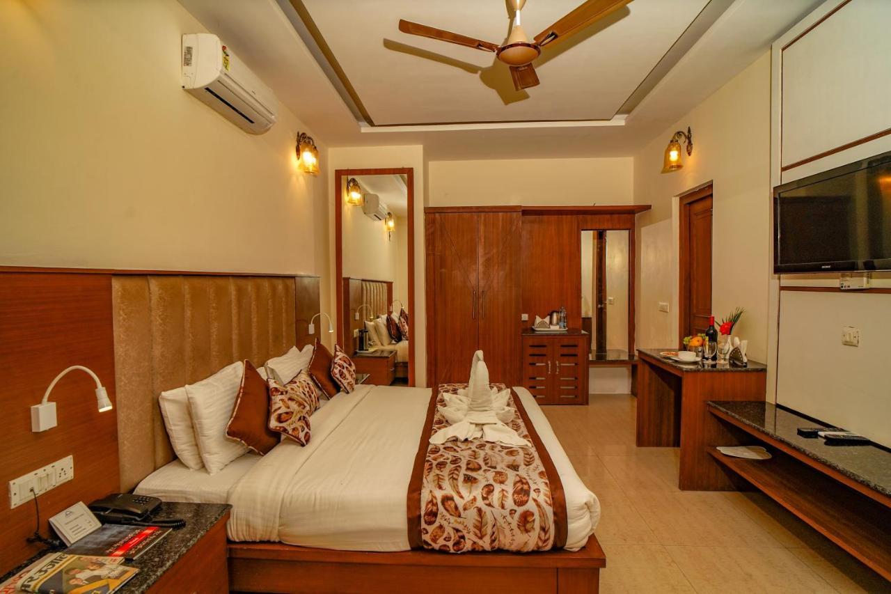 Excel Hotels And Resorts Бхімтал Екстер'єр фото